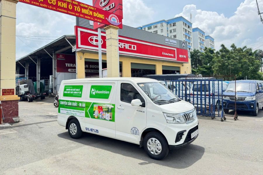 xe-van-chuyen-bao-bi-nhua-1